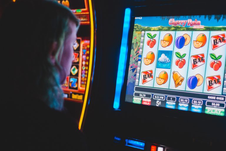 How to Win at Online Slot Machines