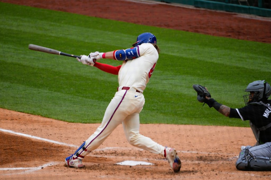 How to Throw a Slider or Sweeper (Grips, Cues, etc.) - Betmok Blog